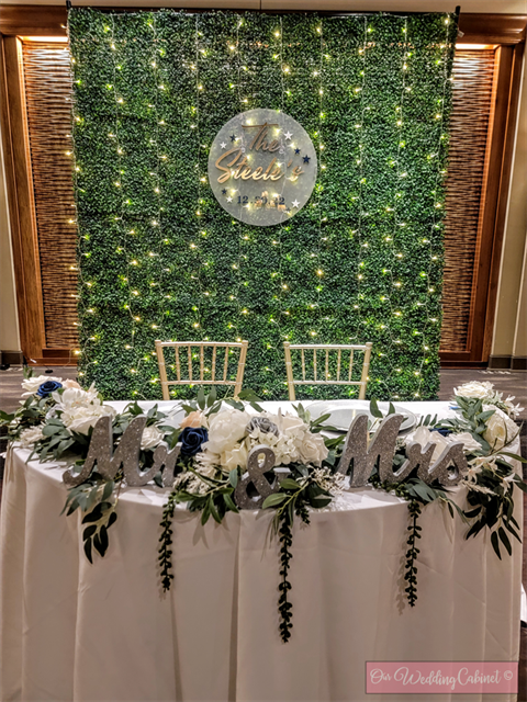 8'x8' Boxwood Greenery Wall (This is for Ultimate Packages Only, fairy lights not included) 