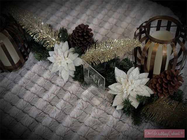 Gold Glitter Feather Pick 