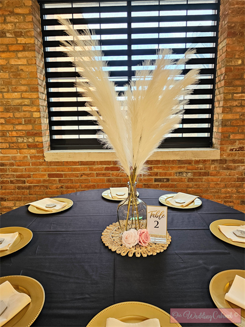 12" Clear Vase (Great for Centerpieces) 
