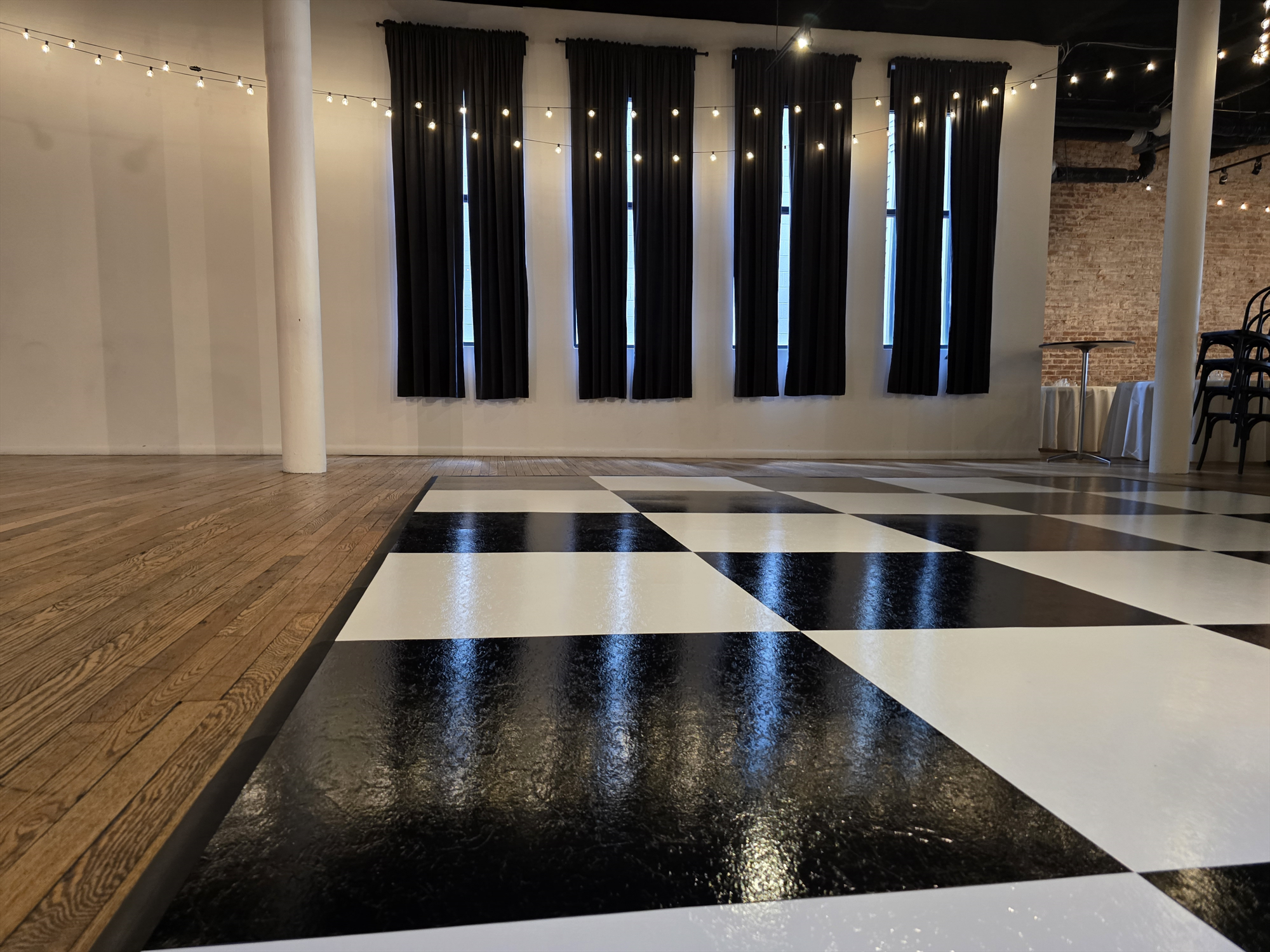 Checkered Dance Floor (24' x 24')