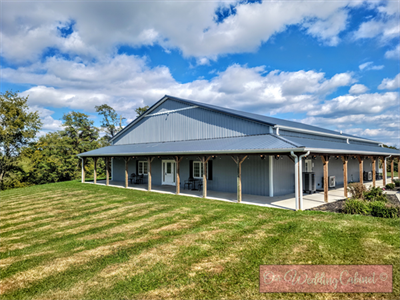 THE BARN AT BELLE HILLS, CRITTENDEN, KY